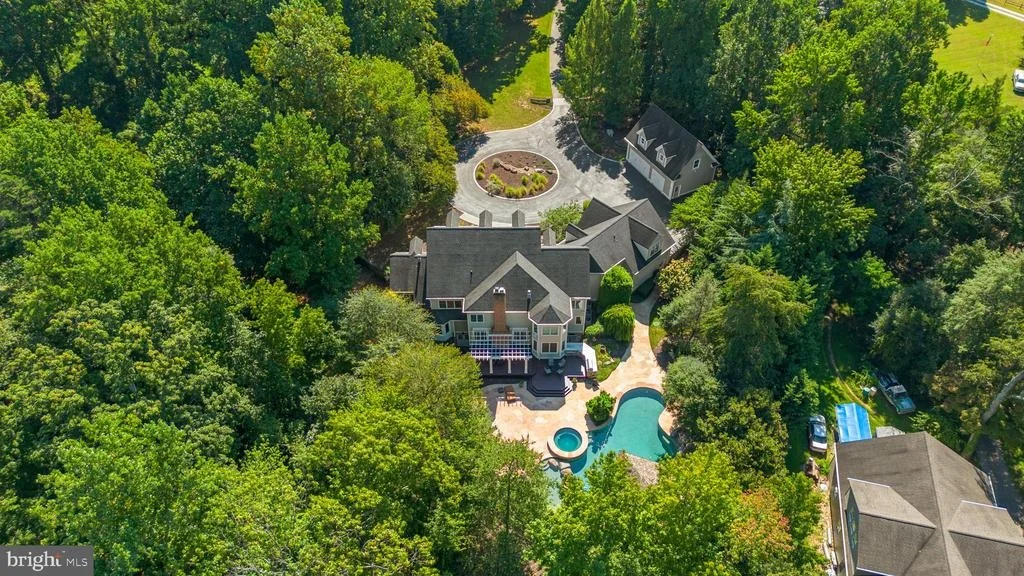 Photo of 370 EAGLE HILL ROAD