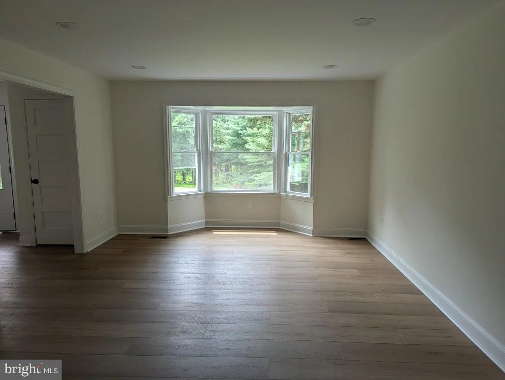 Photo of 14004 MANOR ROAD