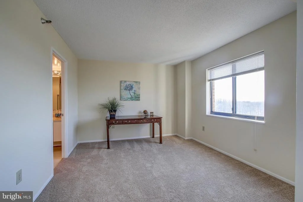 Photo of Unit 1908 at 15101 INTERLACHEN DRIVE