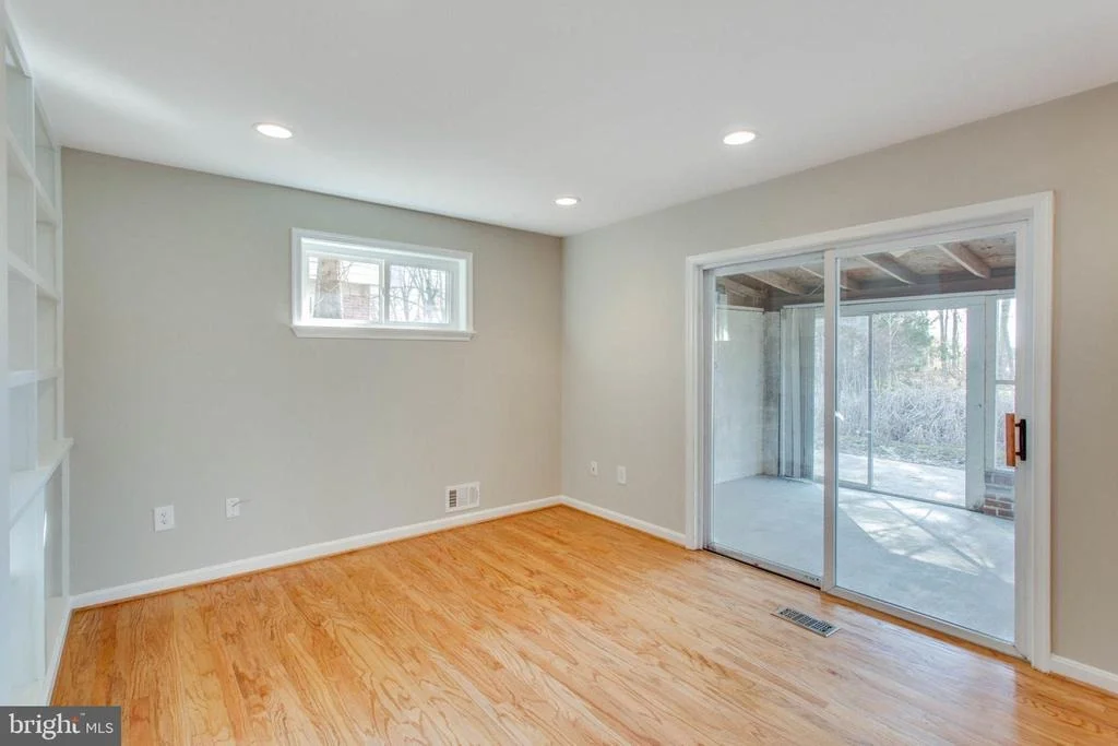 Photo of 10409 FOREST AVENUE