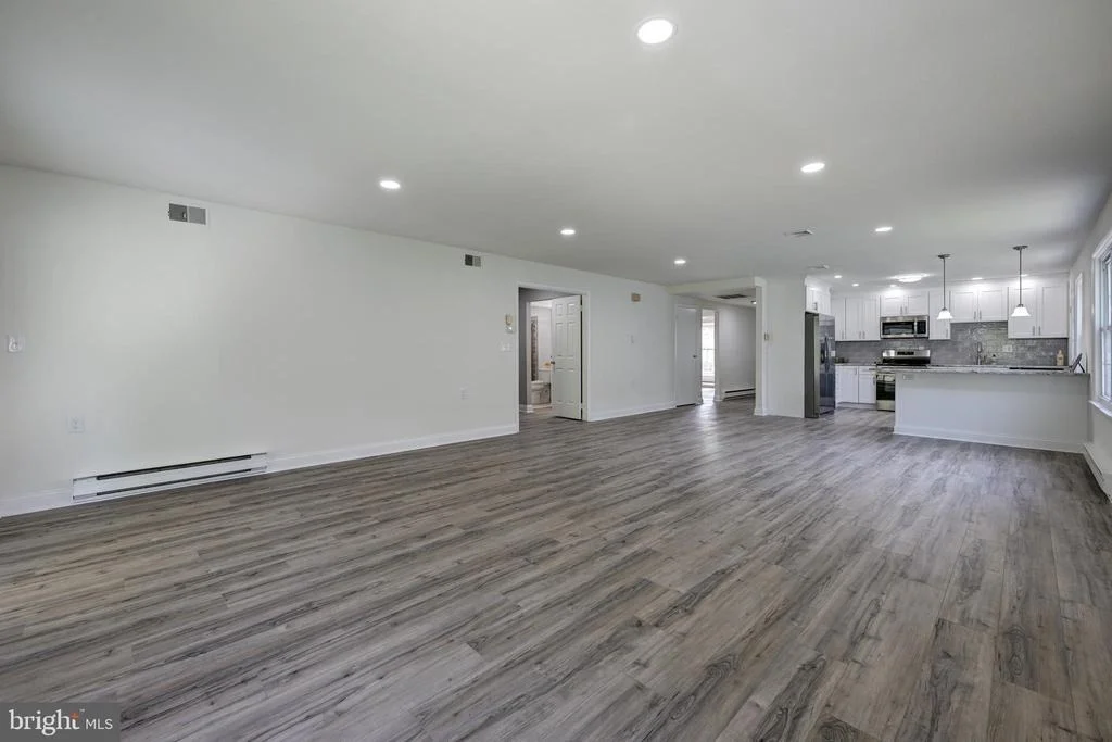 Photo of 116 BUCKINGHAM DRIVE