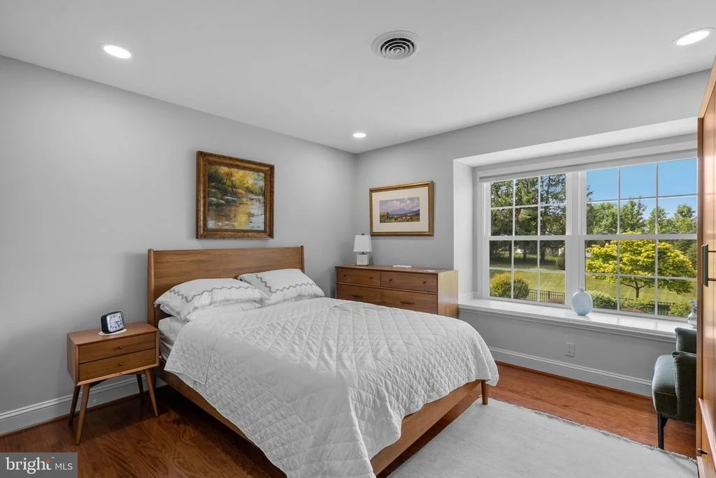 Photo of 21108 GOLF ESTATES DRIVE