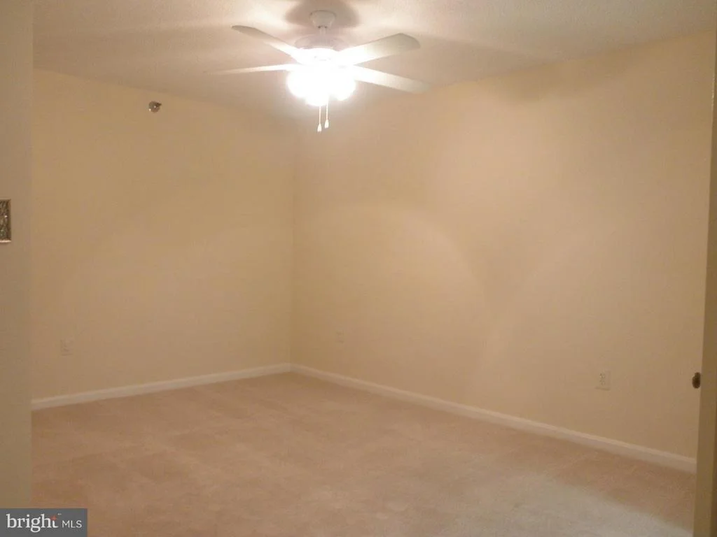 Photo of Unit 305 at 14809 PENNFIELD CIRCLE