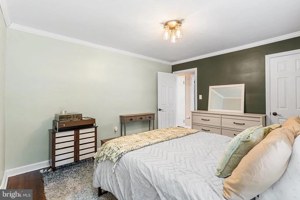 Photo of 600 MAPLE