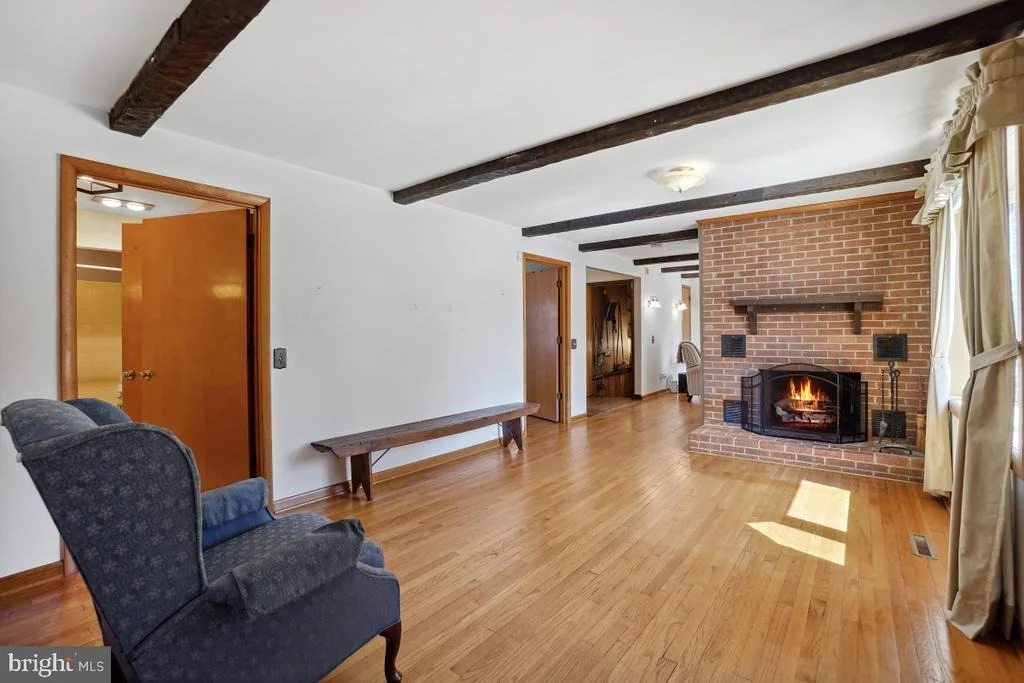 Photo of 18208 MUNCASTER ROAD