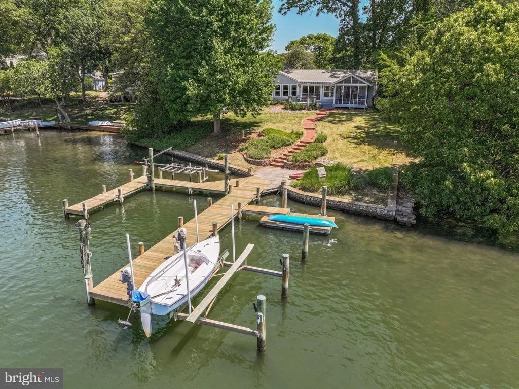 Photo of 528 GRAYS CREEK ROAD