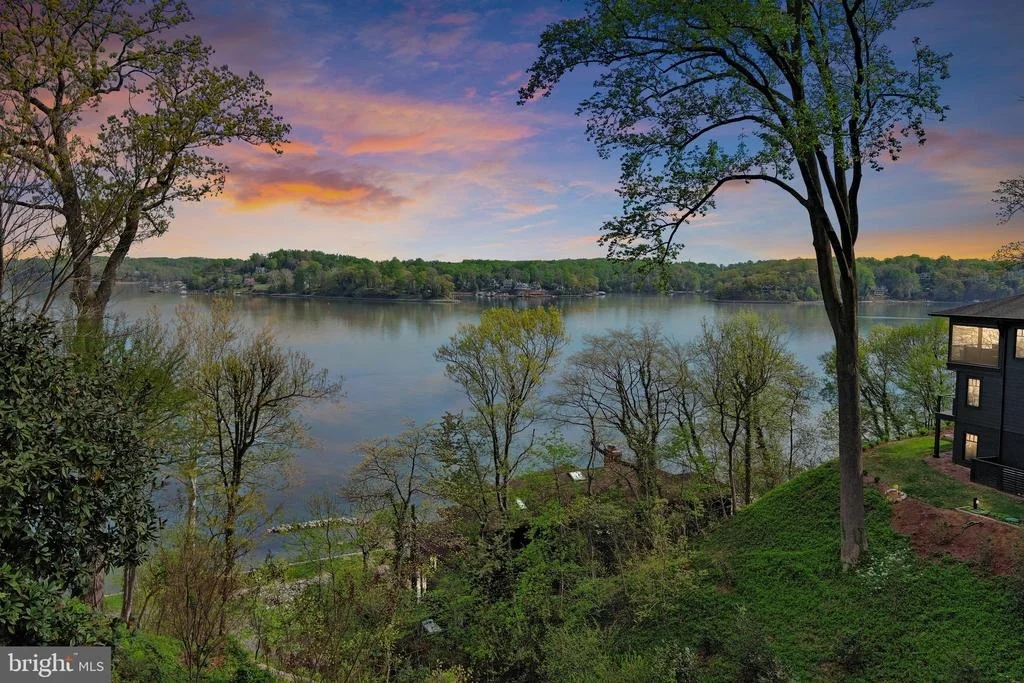 Photo of 322 CLOPSTON HILL