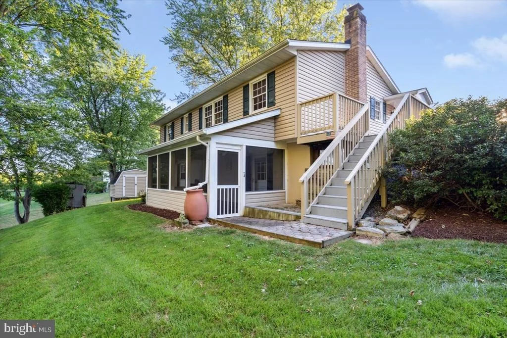 Photo of 8199 MIDDLE COURT