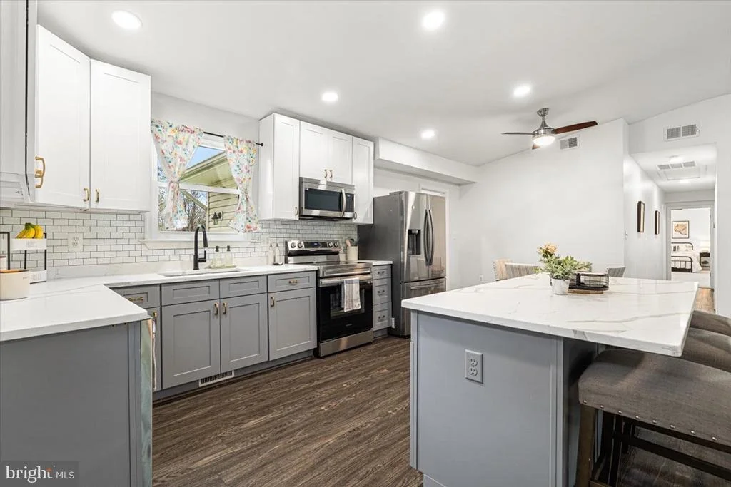 Photo of 2816 BALLENGER CREEK PIKE