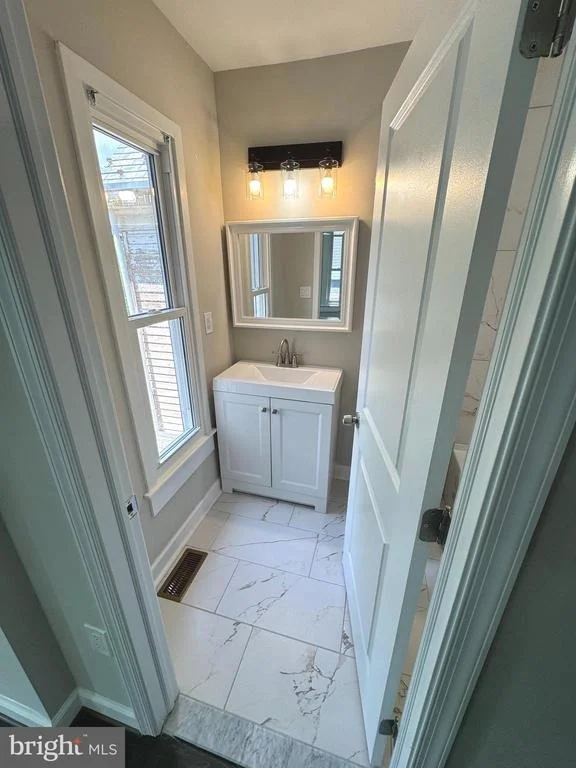 Photo of 1358 VALLEY PLACE SE