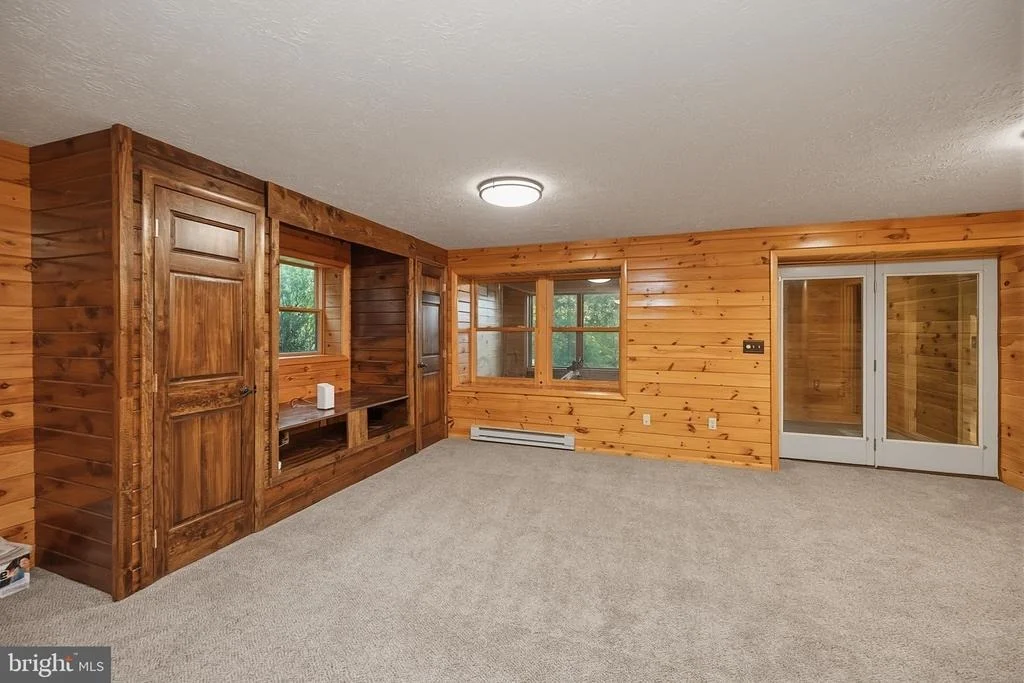Photo of 253 GLEANINGS DRIVE
