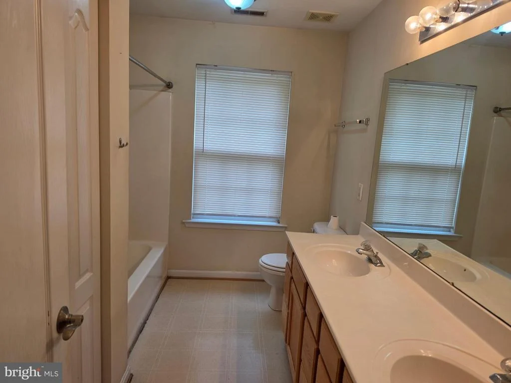 Photo of 12675 PERRYWOOD LANE