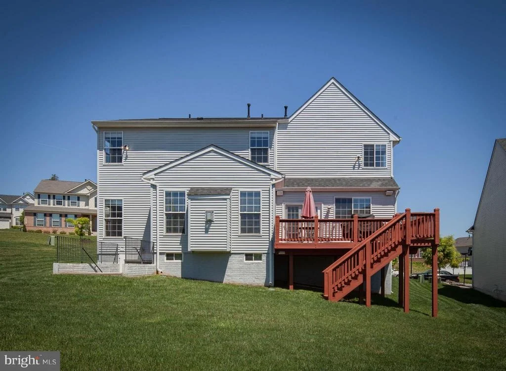 Photo of 5926 FAIRLEE ROAD