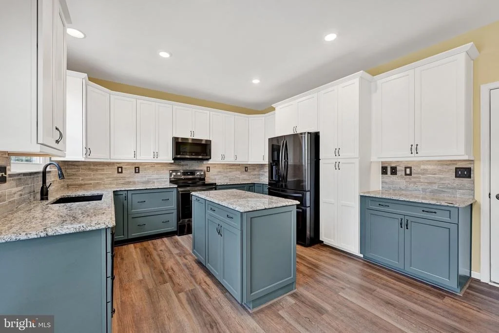 Photo of 1420 MOONSHADOW ROAD