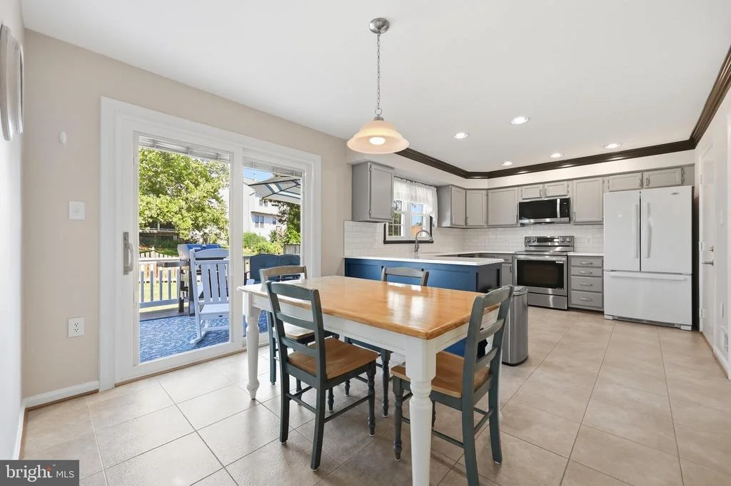 Photo of 1019 CHINABERRY DRIVE
