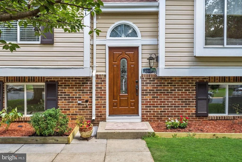 Photo of 1308 SWINGINGDALE DRIVE