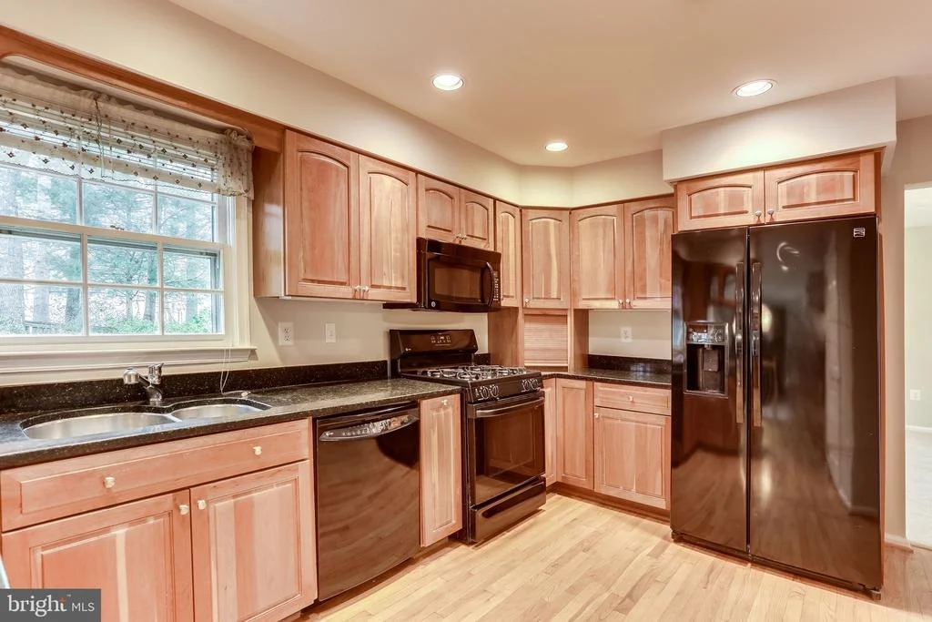 Photo of 6553 RAFTELIS ROAD