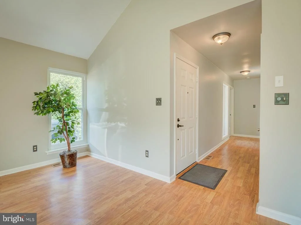 Photo of 370 WILETT DRIVE