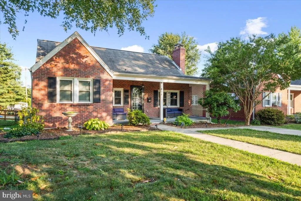 Photo of 604 LEE PLACE