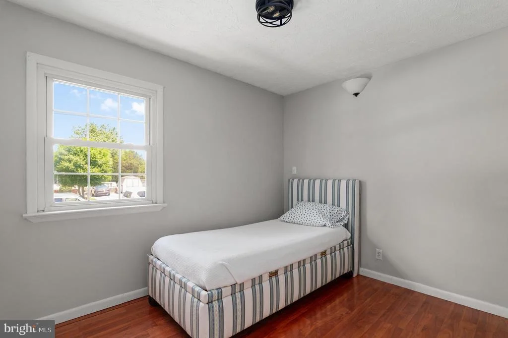 Photo of 100 HUNTCREST CIRCLE