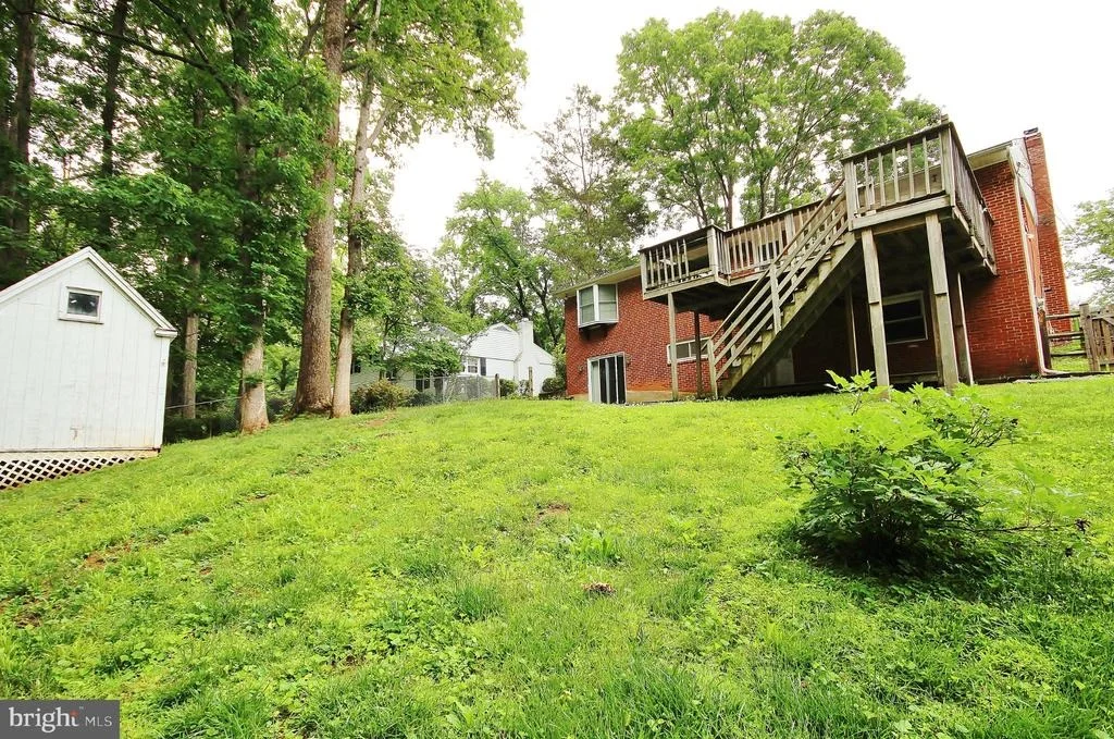 Photo of 5504 INVERCHAPEL ROAD