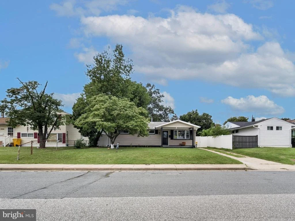 Photo of 504 HAMLEN ROAD