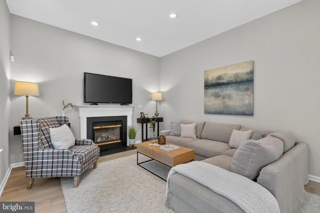 Photo of 6482 WARWICK CIRCLE