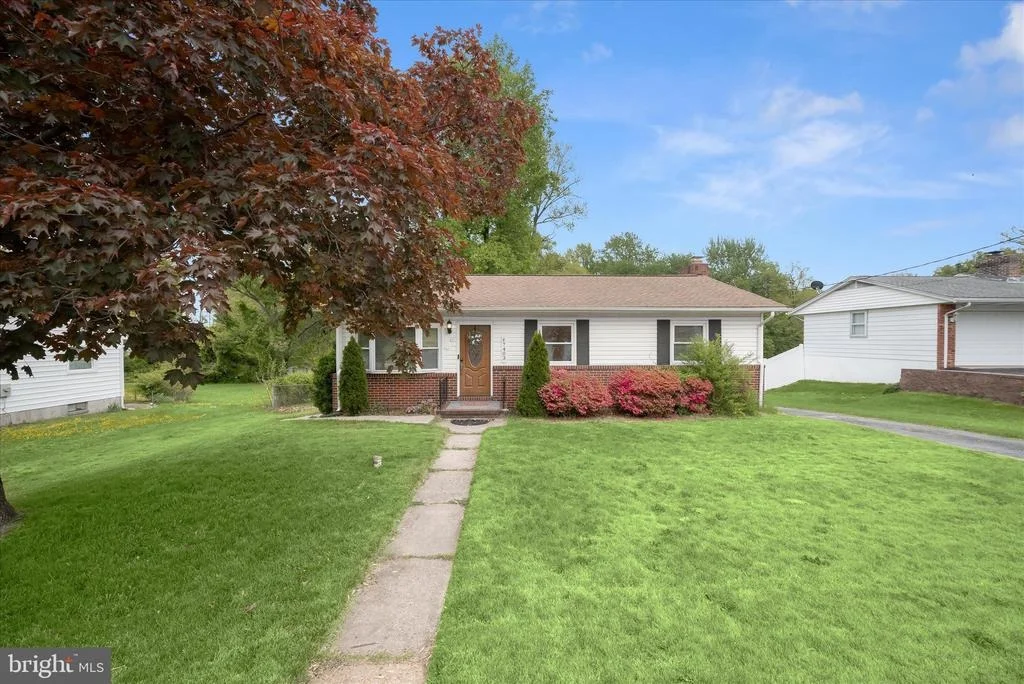 Photo of 7403 LOCUST DRIVE