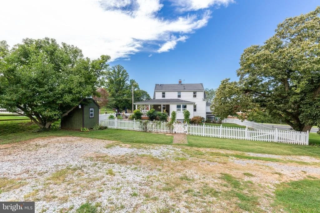 Photo of 701 LONGVIEW AVENUE