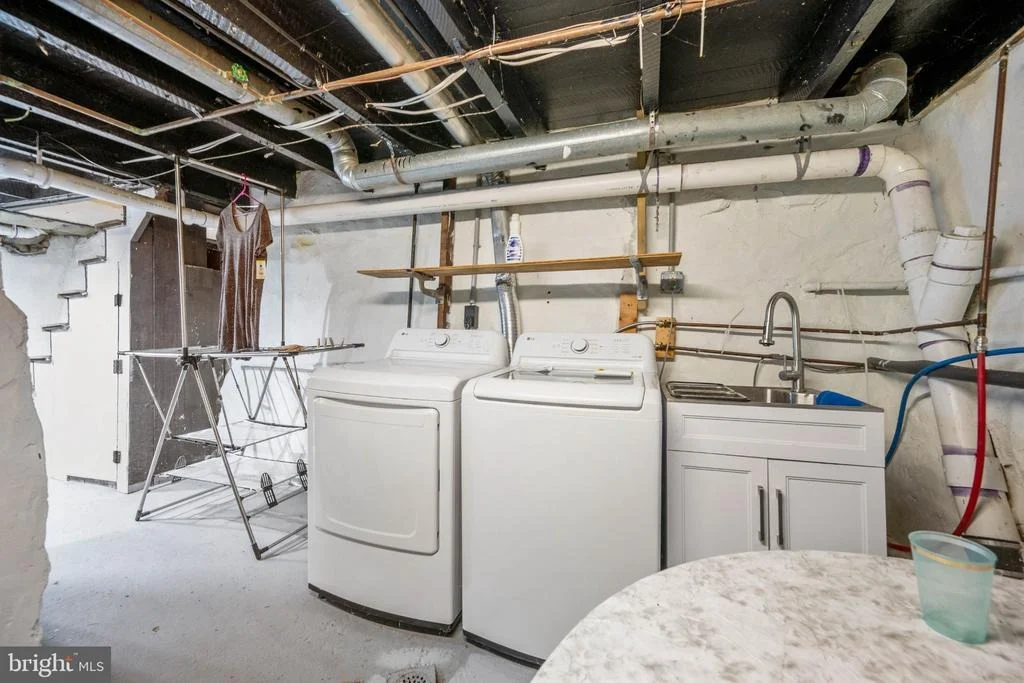 Photo of 3355 FALLS ROAD