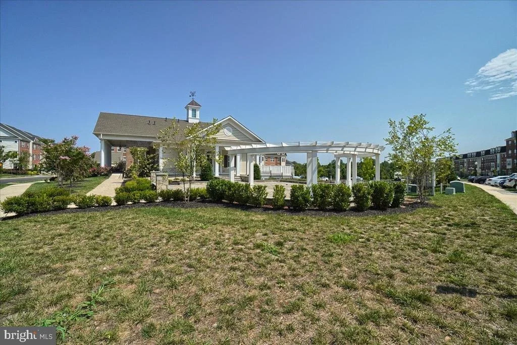 Photo of 5211 CONTINENTAL DRIVE