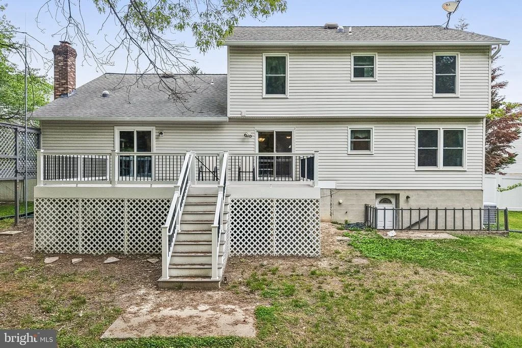 Photo of 592 EASON DRIVE