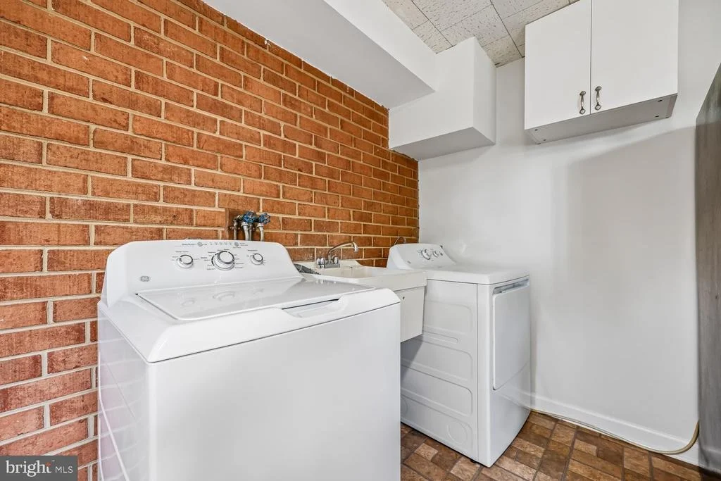 Photo of 300 GILSAN COURT