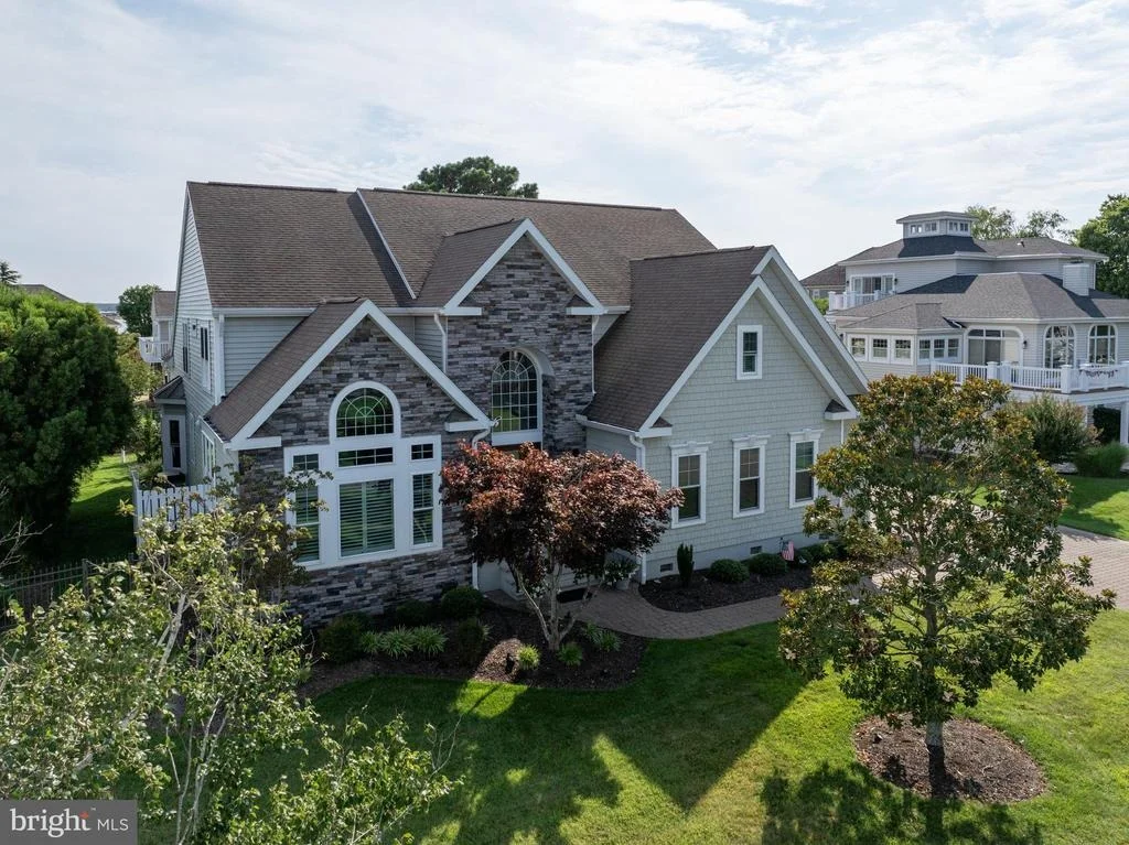 Photo of 123 WEST SIDE DRIVE