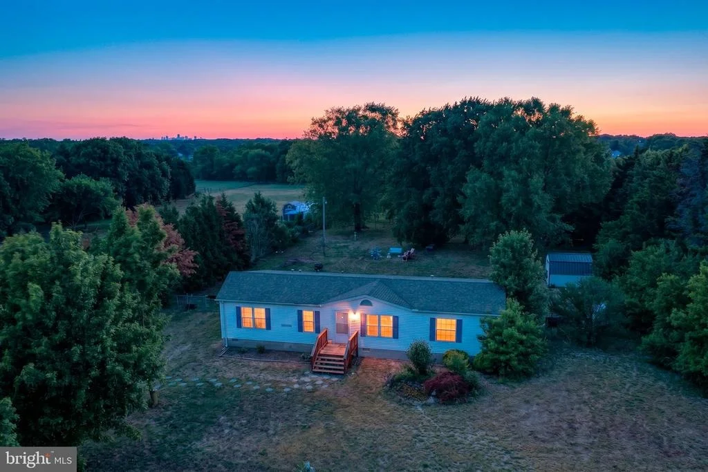 Photo of 6195 WATSON ROAD