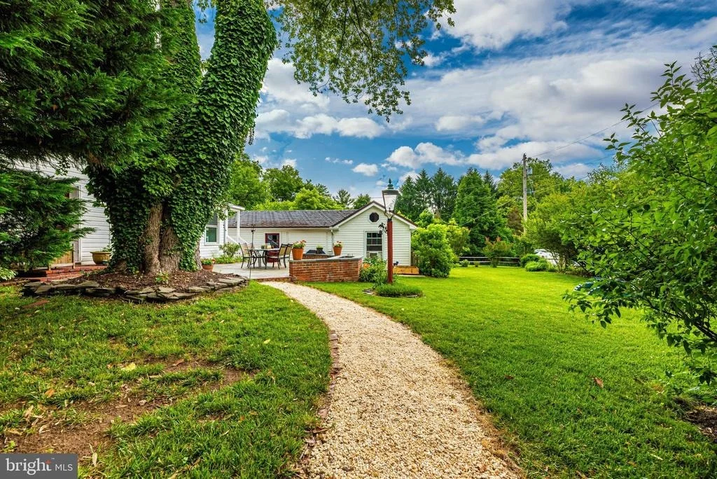 Photo of 15321 BARNESVILLE ROAD