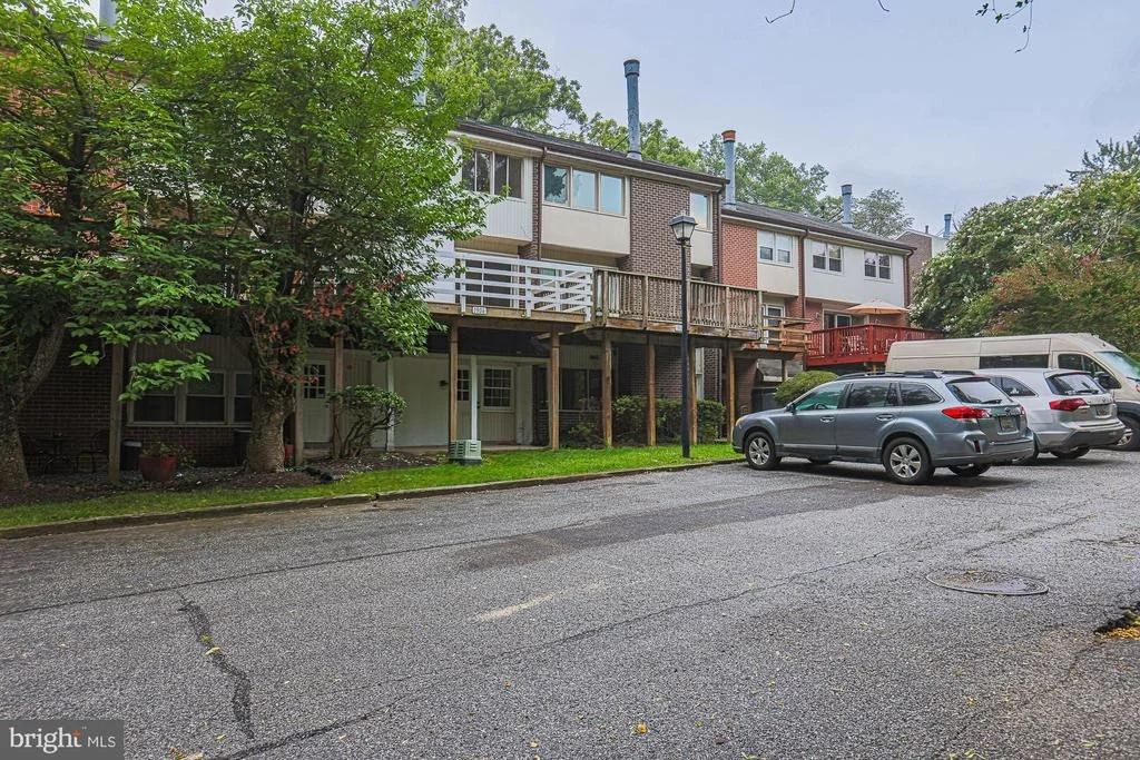 Photo of 1906 GREENHAVEN DRIVE