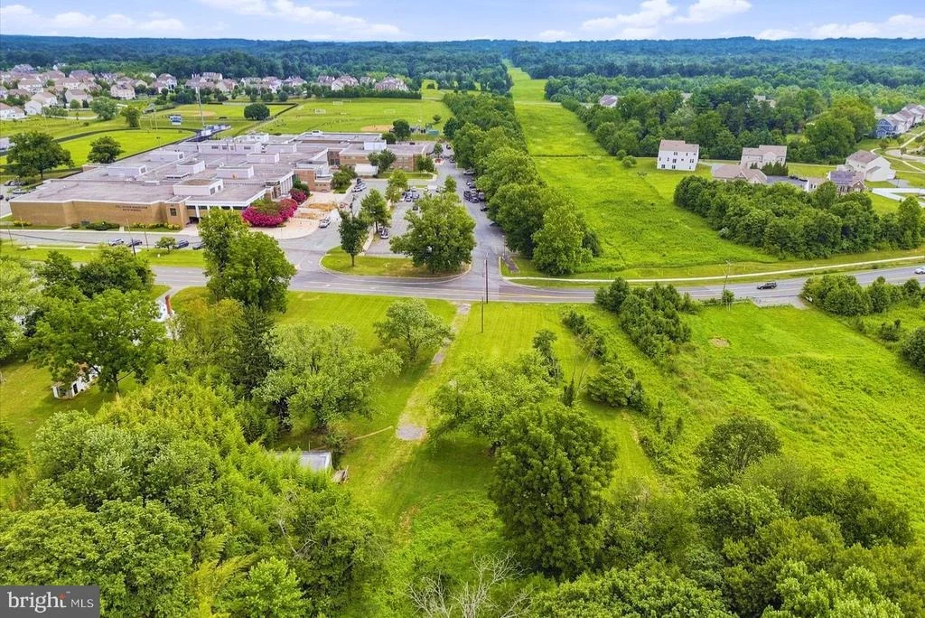 Photo of 5904 MUNCASTER MILL ROAD