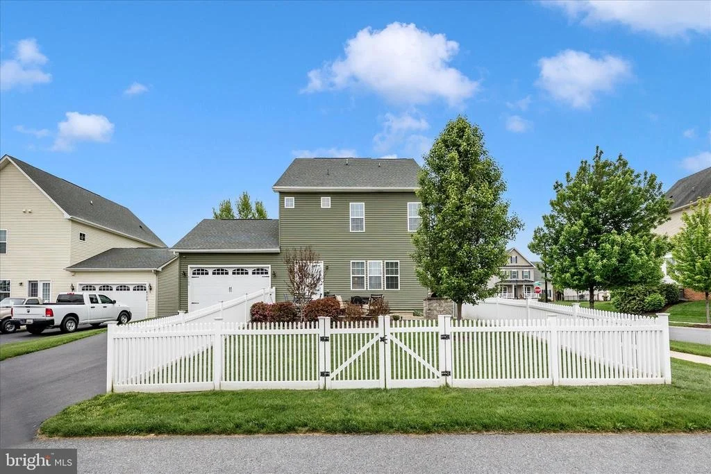 Photo of 4700 PULLER DRIVE