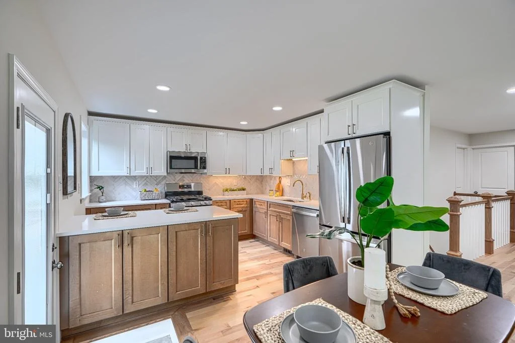 Photo of 11305 MAPLEVIEW DRIVE