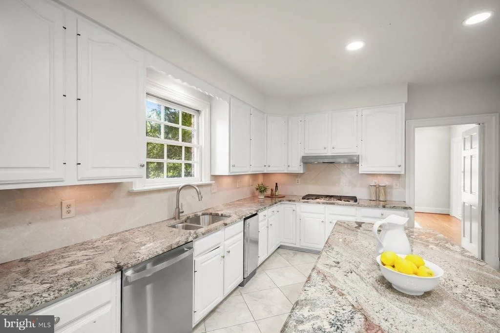Photo of 1620 FOXHALL ROAD NW