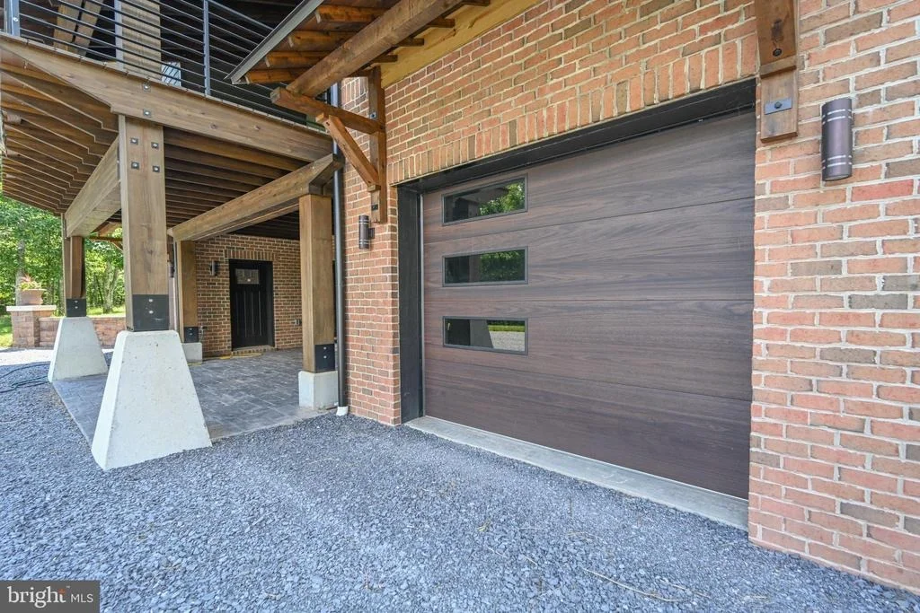 Photo of 415 NAZELROD ROAD