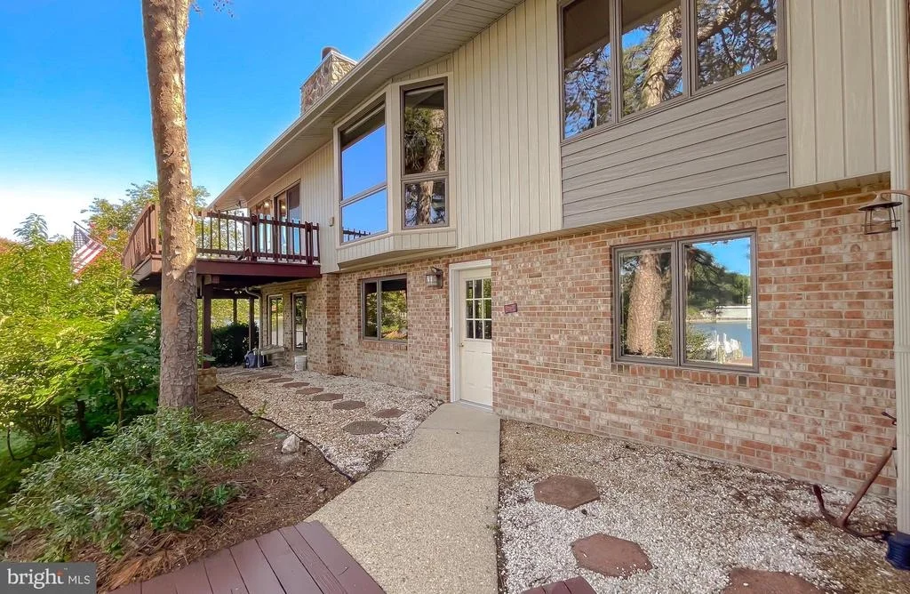 Photo of 222 HARBOR DRIVE