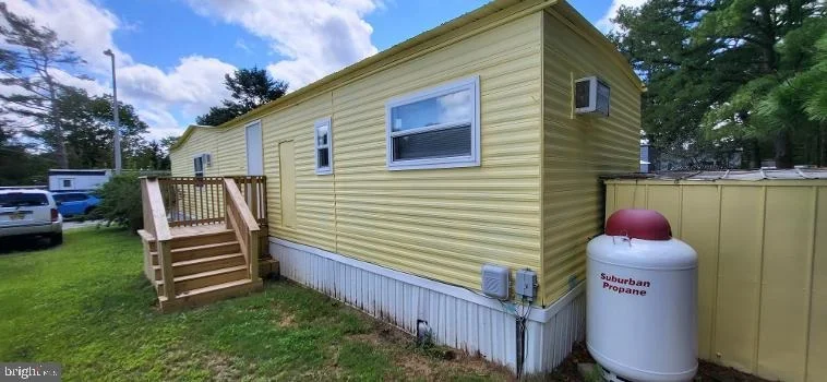 Photo of 160 CHESTNUT DR