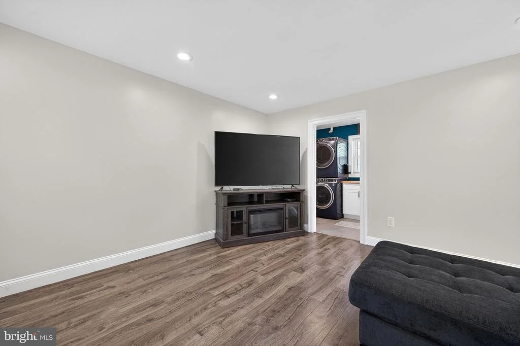 Photo of 4202 MINSTRELL LANE