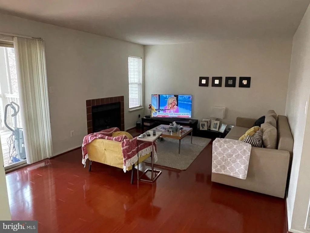 Photo of Unit D at 1707 ASCOT WAY