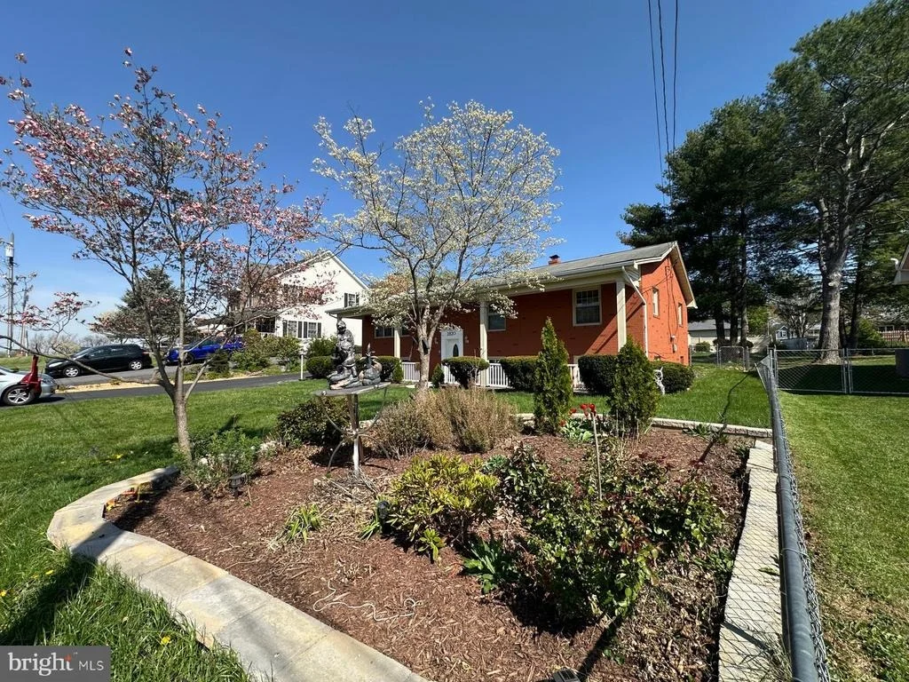 Photo of 2820 BALDWIN STREET
