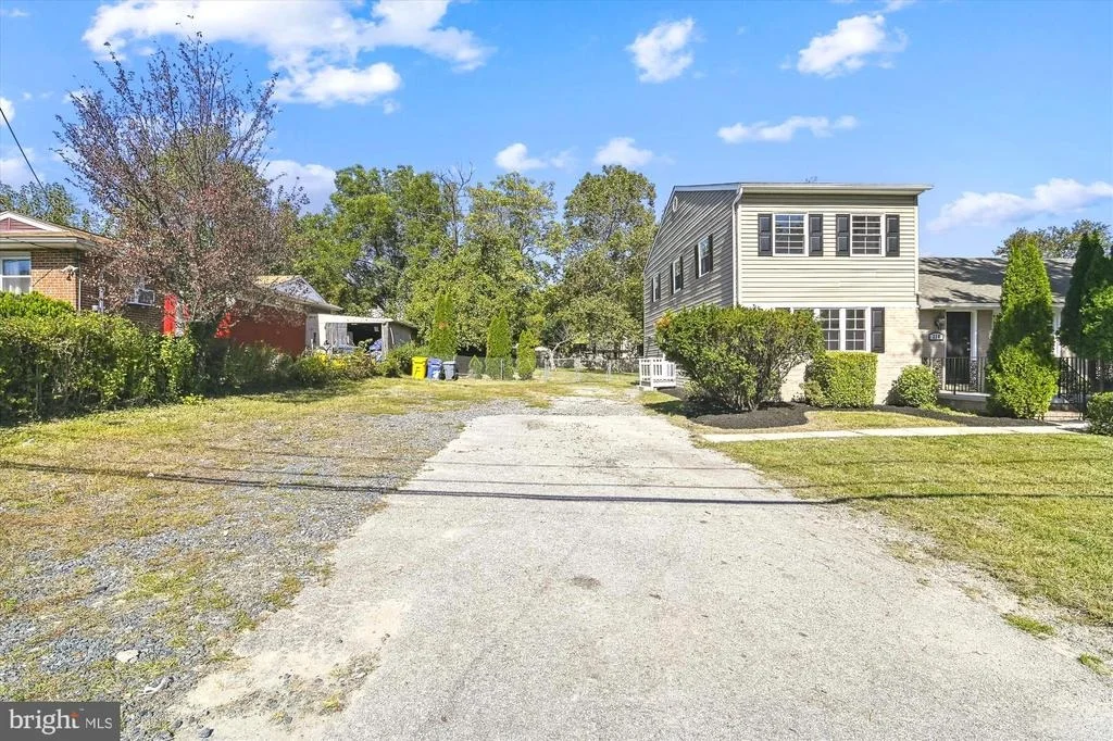 Photo of 210 WARFIELD ROAD