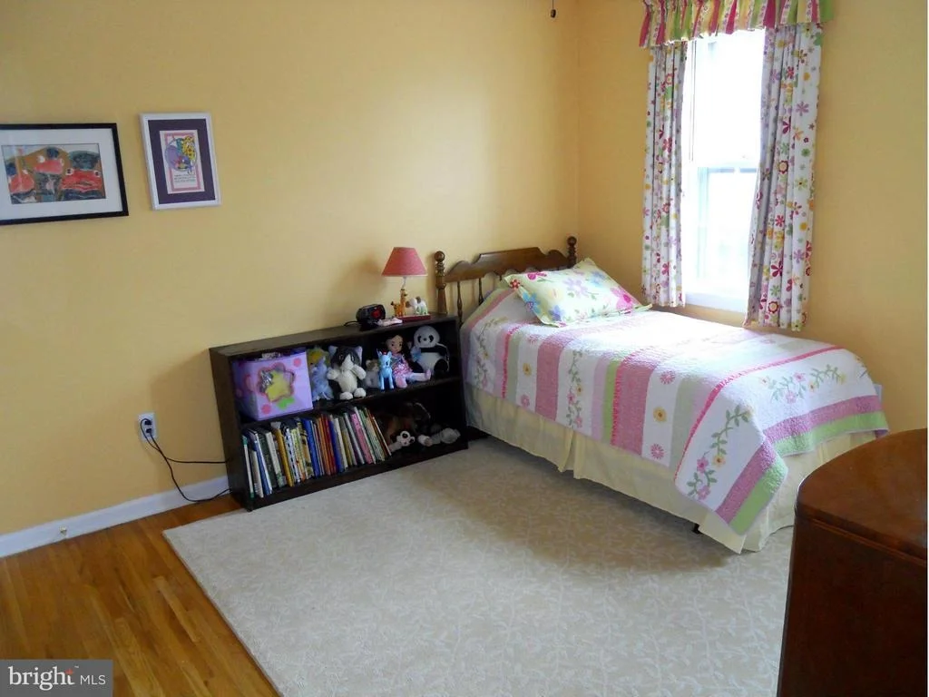 Photo of 1805 QUEENSGUARD ROAD