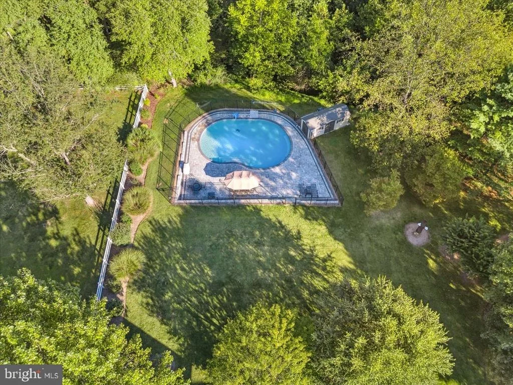Photo of 12827 DOE LANE